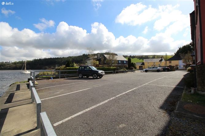 6 The Moorings, Kilmacsimon Quay, Innishannon, Cork
