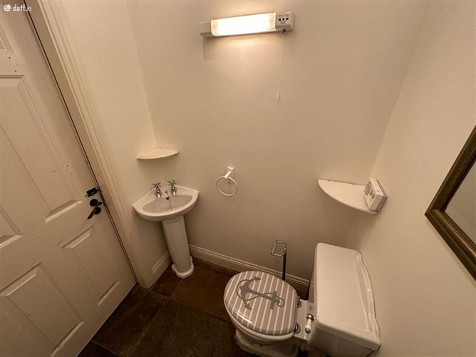 6 The Moorings, Kilmacsimon Quay, Innishannon, Cork