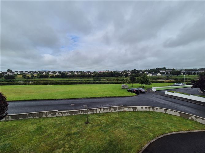 90 The Glebe, Ballina, Mayo