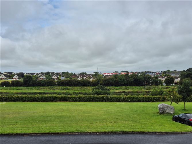 90 The Glebe, Ballina, Mayo