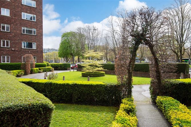40 Court Apartment, Wilton Place, Dublin 2