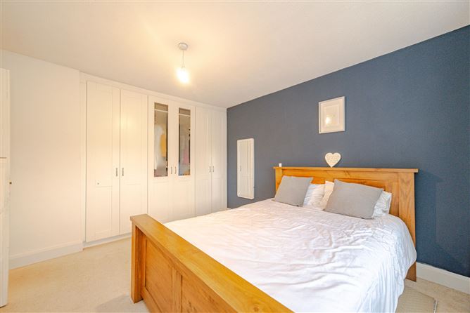 24 Woodlawn Park Avenue, Firhouse, Dublin