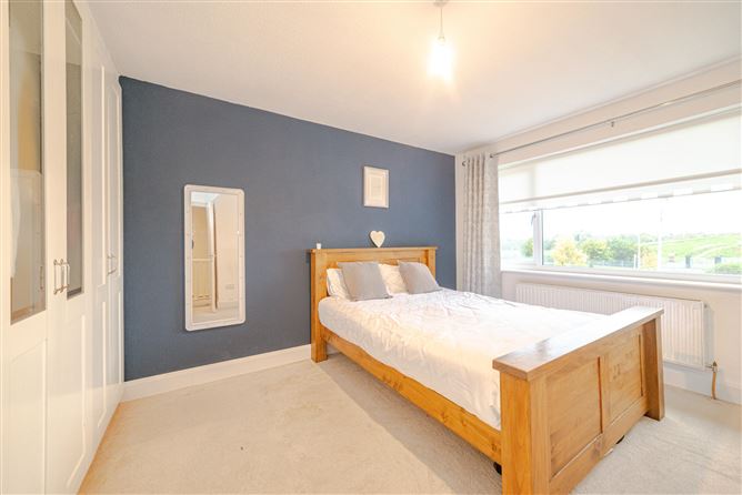24 Woodlawn Park Avenue, Firhouse, Dublin