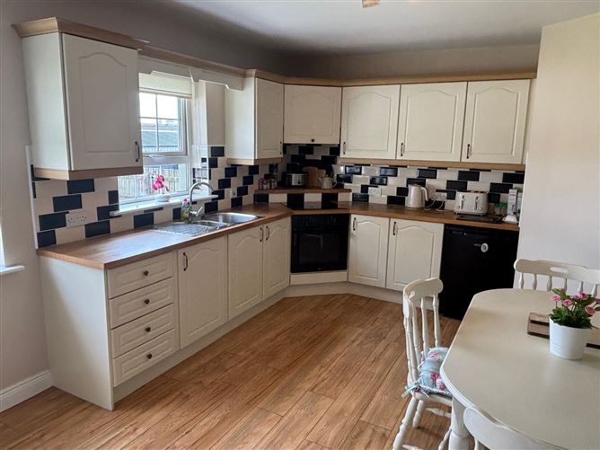 6 Orchard Drive, Donegal Town, Donegal