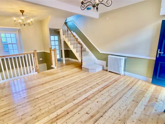 8 Bridge Street, Ramelton, Donegal