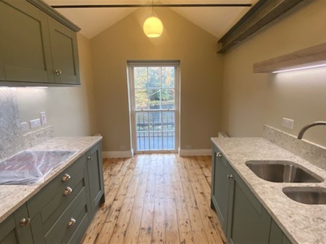 8 Bridge Street, Ramelton, Donegal