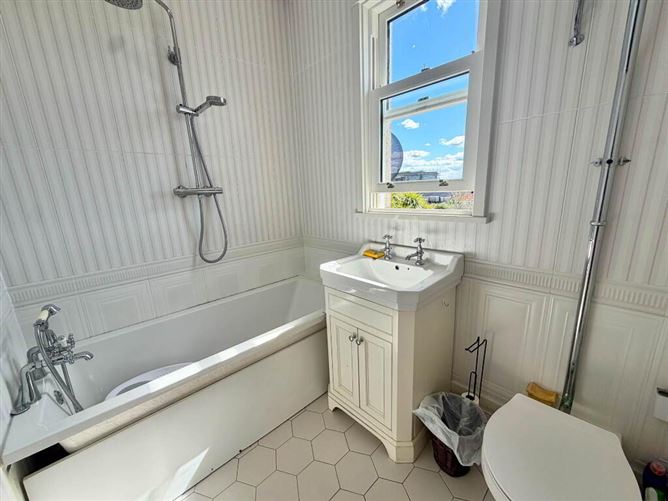 Photo 11 of 21 — Oakville, Clanmaurice Avenue, North Circular Road, Limerick