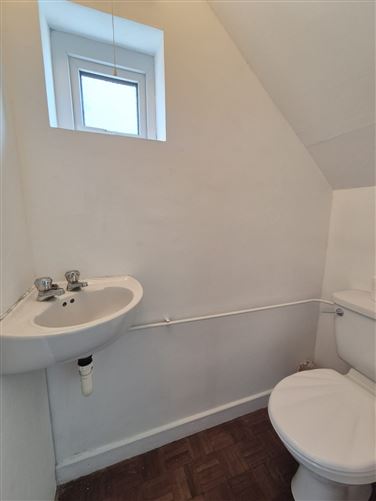 Dooneen, 4 Parkview Drive, Tuam, Co. Galway