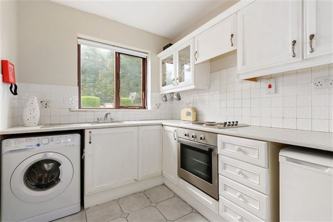 11 Monkstown Square, Monkstown Avenue, Monkstown, County Dublin
