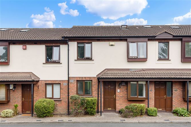 Photo 1 of 11 — 11 Monkstown Square, Monkstown Avenue, Monkstown, County Dublin