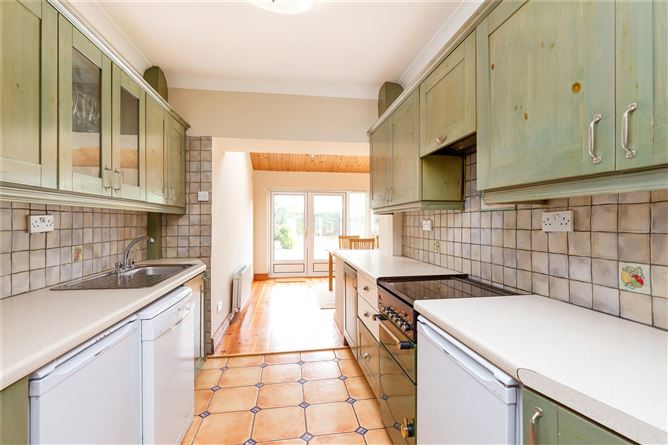 32 Mount Prospect Park, Clontarf, Dublin 3