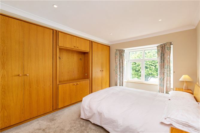 32 Mount Prospect Park, Clontarf, Dublin 3