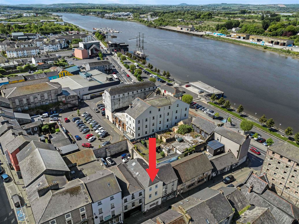 10 Charles Street , New Ross, Wexford