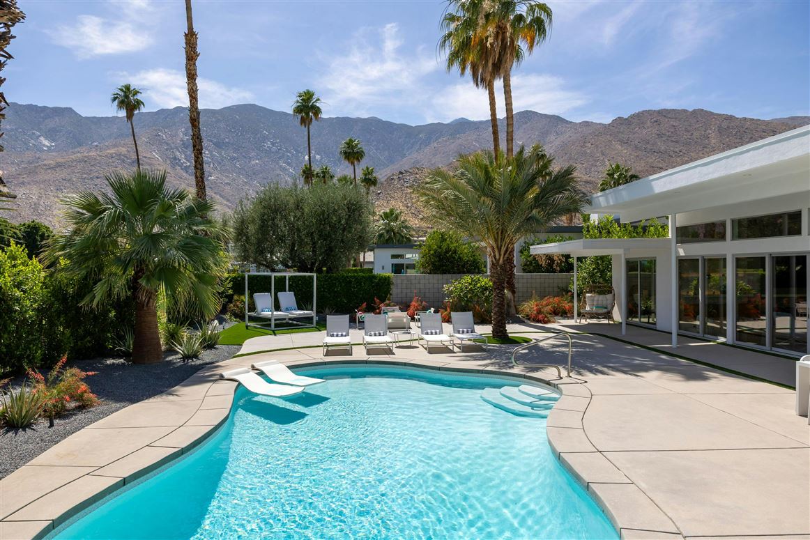 Calm Oasis,Palm Springs,California,USA