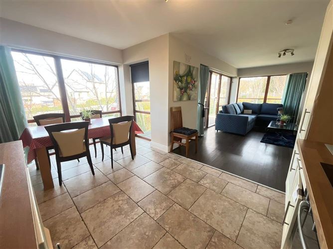 Hunters Hall, Hunters Wood, Ballycullen, Dublin 24