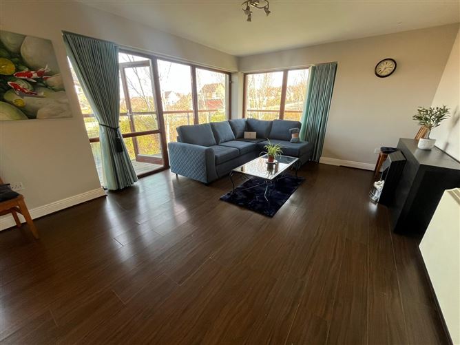 Hunters Hall, Hunters Wood, Ballycullen, Dublin 24