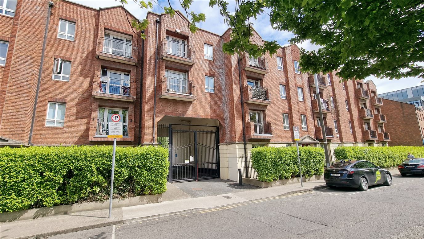 Apartment 11, Trinity Square, Townsend Street, South City Centre, Dublin 2