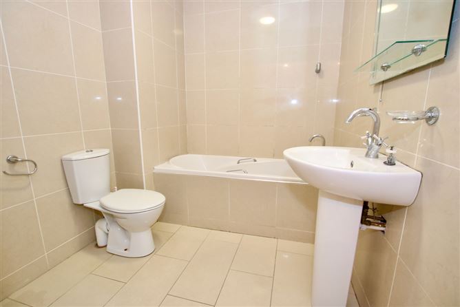 28 Thomond Court, Ballymahon, Co. Longford, Ballymahon, Longford