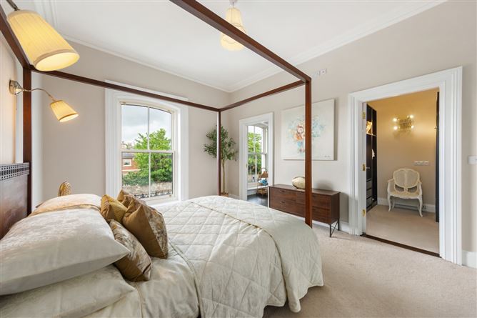 https://photos-a.propertyimages.ie/media/5/7/4/5005475/f4915d20-a016-461d-8a29-7247654c422b_l.jpg