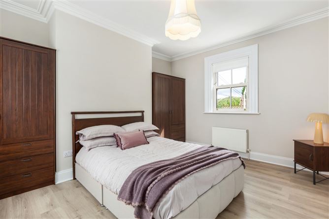 https://photos-a.propertyimages.ie/media/5/7/4/5005475/f4915d20-a016-461d-8a29-7247654c422b_l.jpg