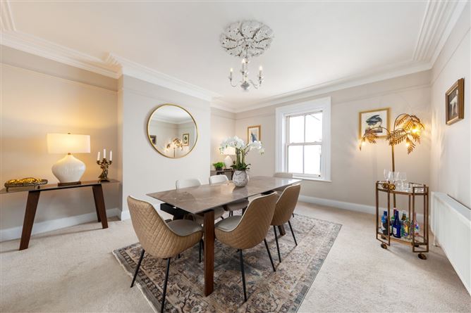 https://photos-a.propertyimages.ie/media/5/7/4/5005475/f4915d20-a016-461d-8a29-7247654c422b_l.jpg