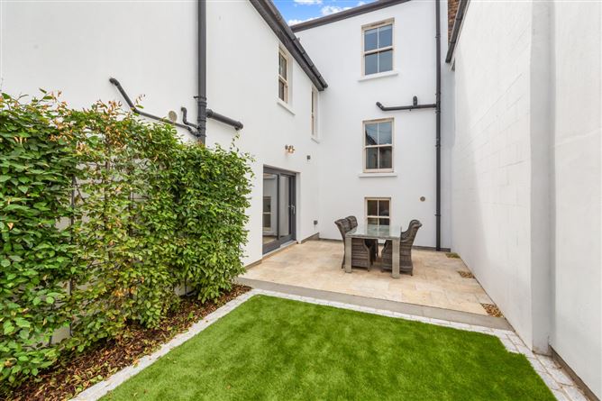 https://photos-a.propertyimages.ie/media/5/7/4/5005475/f4915d20-a016-461d-8a29-7247654c422b_l.jpg