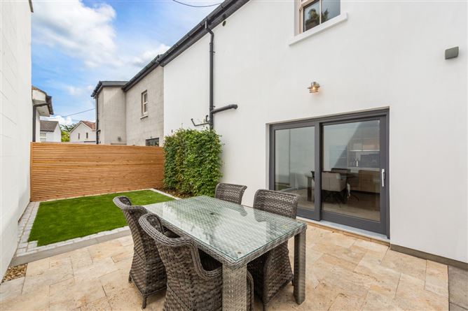 https://photos-a.propertyimages.ie/media/5/7/4/5005475/f4915d20-a016-461d-8a29-7247654c422b_l.jpg