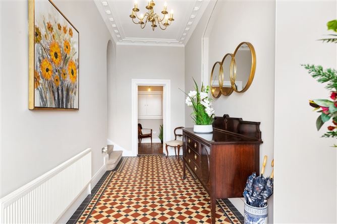 https://photos-a.propertyimages.ie/media/5/7/4/5005475/f4915d20-a016-461d-8a29-7247654c422b_l.jpg