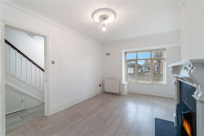10 Glencairn Oaks, The Gallops, Leopardstown, Dublin 18