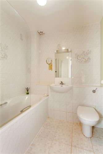 8 Woodside, Balkill Road, Howth, County Dublin