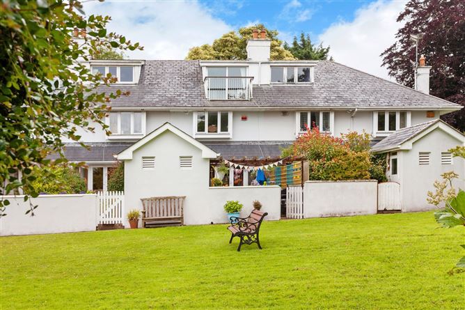 8 Woodside, Balkill Road, Howth, County Dublin