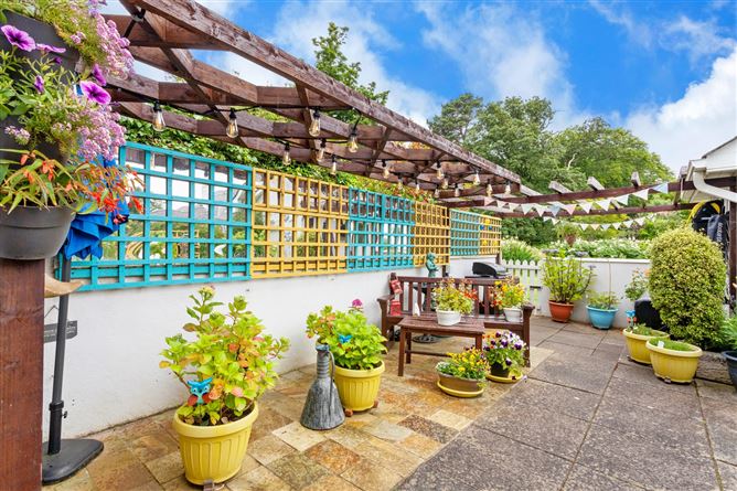 8 Woodside, Balkill Road, Howth, County Dublin