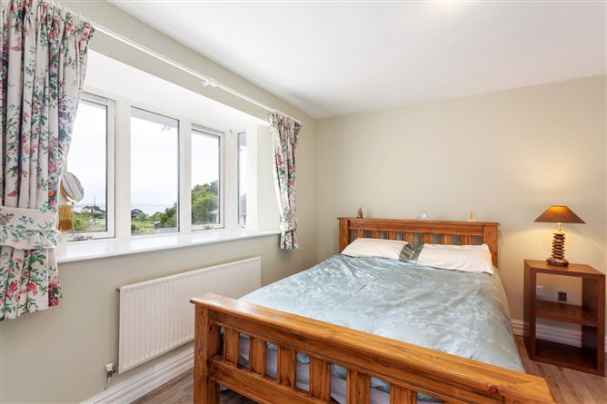 8 Woodside, Balkill Road, Howth, County Dublin