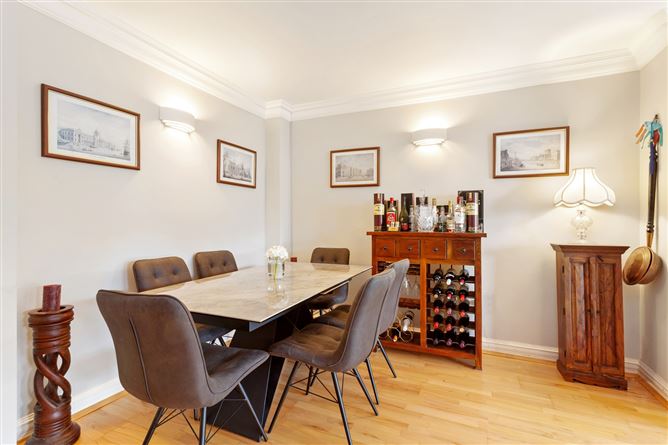 8 Woodside, Balkill Road, Howth, County Dublin