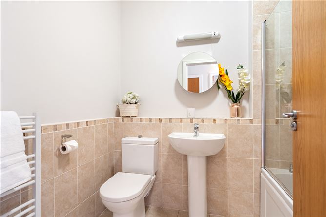 11 Kingston Hall, Harold's Grange Road, Sandyford, Dublin 18