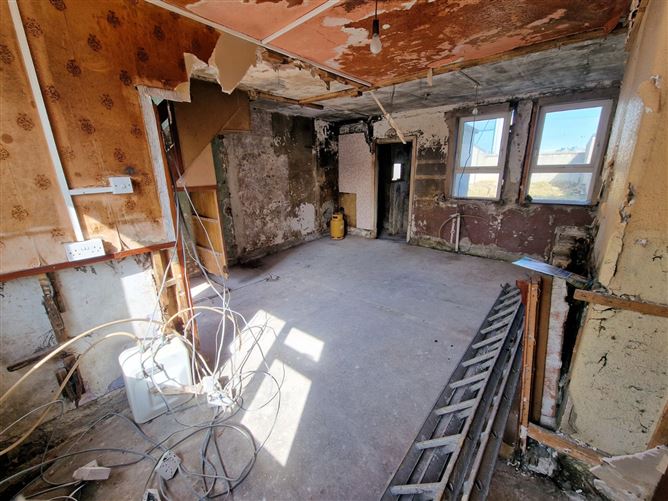 63 Healy Terrace, Ballina, Co. Mayo.