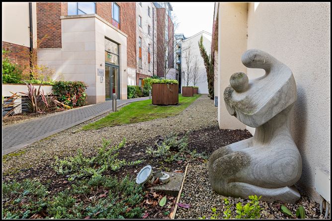 https://photos-a.propertyimages.ie/media/5/7/5/5000575/33e4fd0e-0b7d-47ce-acc5-57bf80bb0b2c_l.jpg