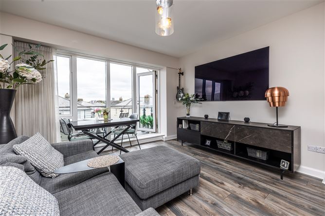 https://photos-a.propertyimages.ie/media/5/7/5/5000575/33e4fd0e-0b7d-47ce-acc5-57bf80bb0b2c_l.jpg