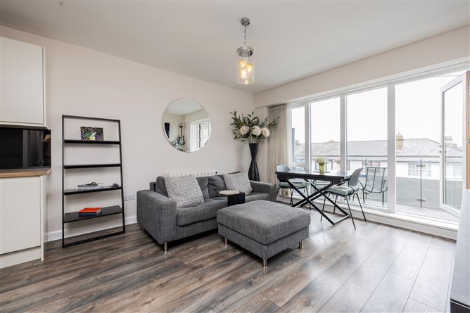 https://photos-a.propertyimages.ie/media/5/7/5/5000575/33e4fd0e-0b7d-47ce-acc5-57bf80bb0b2c_l.jpg