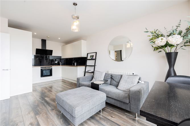 https://photos-a.propertyimages.ie/media/5/7/5/5000575/33e4fd0e-0b7d-47ce-acc5-57bf80bb0b2c_l.jpg