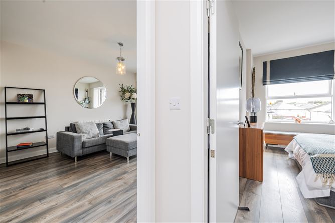 https://photos-a.propertyimages.ie/media/5/7/5/5000575/33e4fd0e-0b7d-47ce-acc5-57bf80bb0b2c_l.jpg
