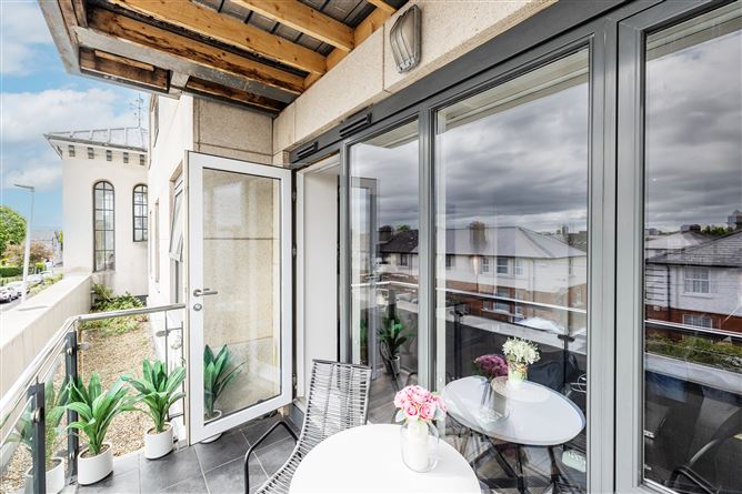 https://photos-a.propertyimages.ie/media/5/7/5/5000575/33e4fd0e-0b7d-47ce-acc5-57bf80bb0b2c_l.jpg