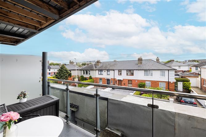 https://photos-a.propertyimages.ie/media/5/7/5/5000575/33e4fd0e-0b7d-47ce-acc5-57bf80bb0b2c_l.jpg