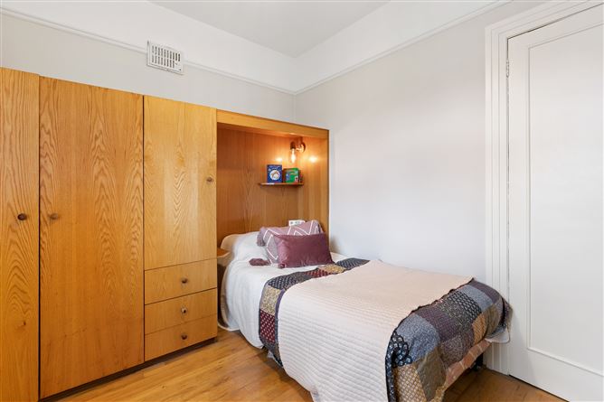 17 Oaklands Drive, Rathgar, Dublin 6