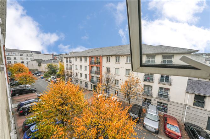 20 Stearne House, Deans Court, Christchurch, Dublin 8