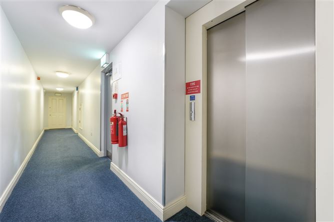 20 Stearne House, Deans Court, Christchurch, Dublin 8