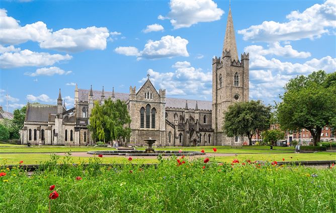 20 Stearne House, Deans Court, Christchurch, Dublin 8