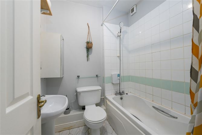 20 Stearne House, Deans Court, Christchurch, Dublin 8