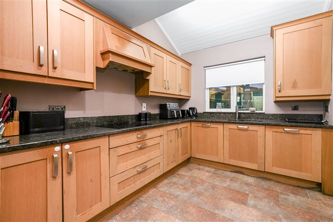 32 Hazelbury Park, Clonee, Dublin 15, D15 W6Y6