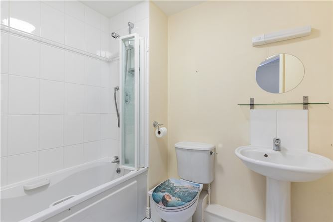 9 Glen Court, Stepaside Park, Stepaside, Dublin 18